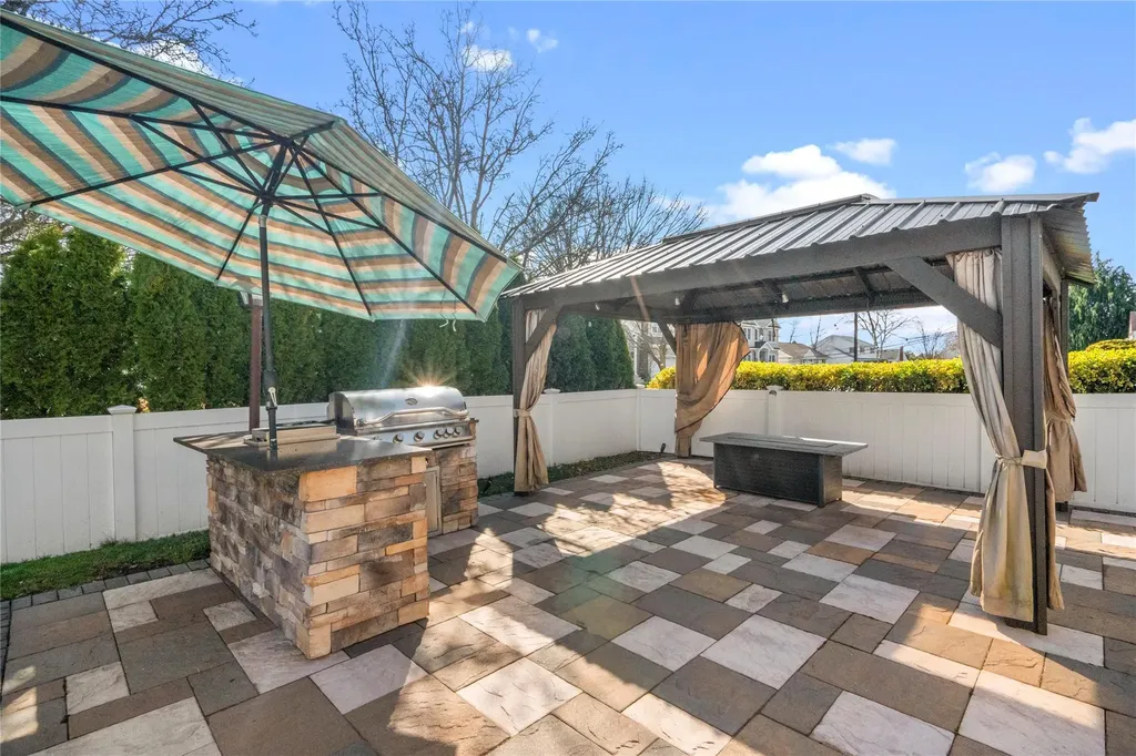 6 Georgia Lane Plainview NY 11803