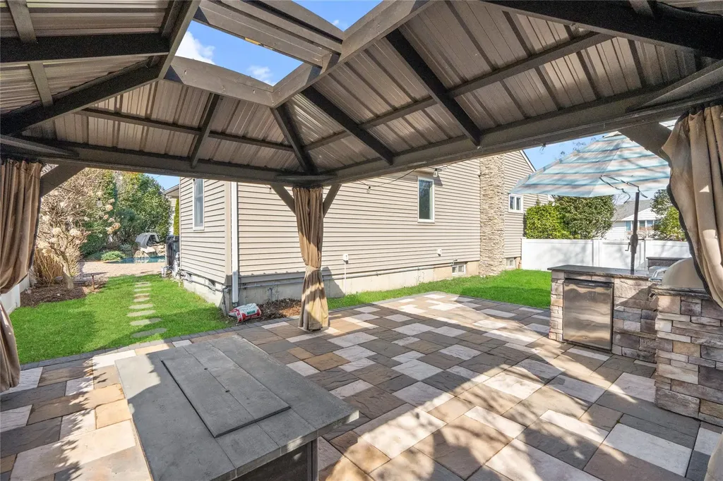 6 Georgia Lane Plainview NY 11803