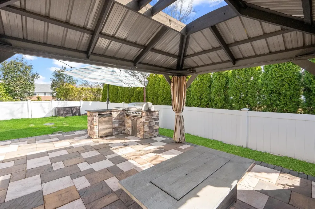 6 Georgia Lane Plainview NY 11803