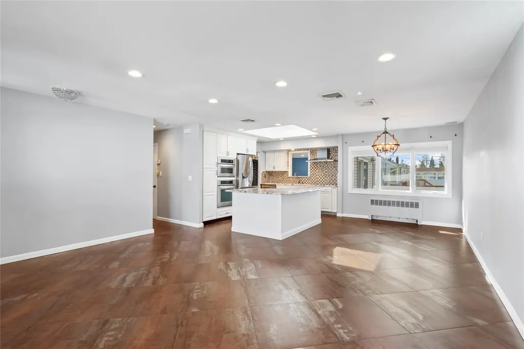 6 Georgia Lane Plainview NY 11803