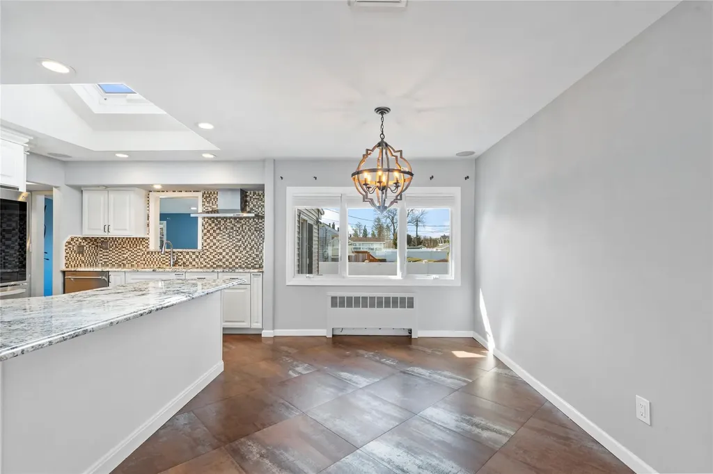 6 Georgia Lane Plainview NY 11803