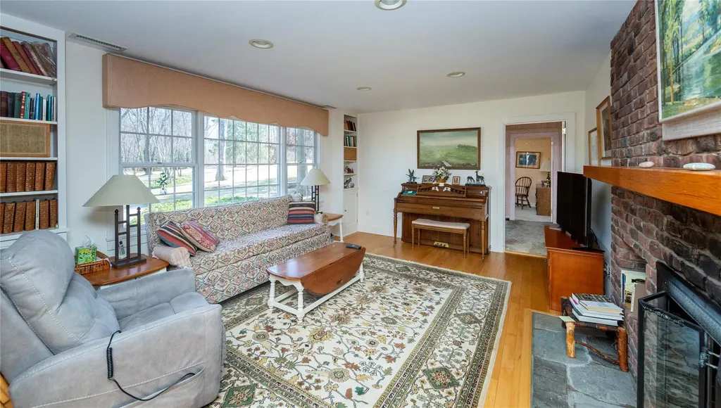 12 Berry Lane Pawling NY 12564