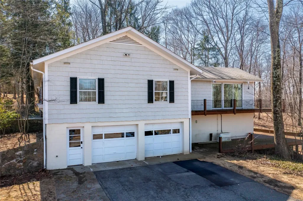 12 Berry Lane Pawling NY 12564