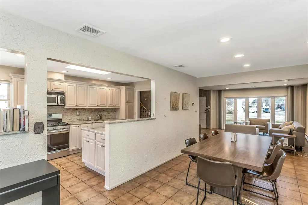 5 Myron Road Plainview NY 11803