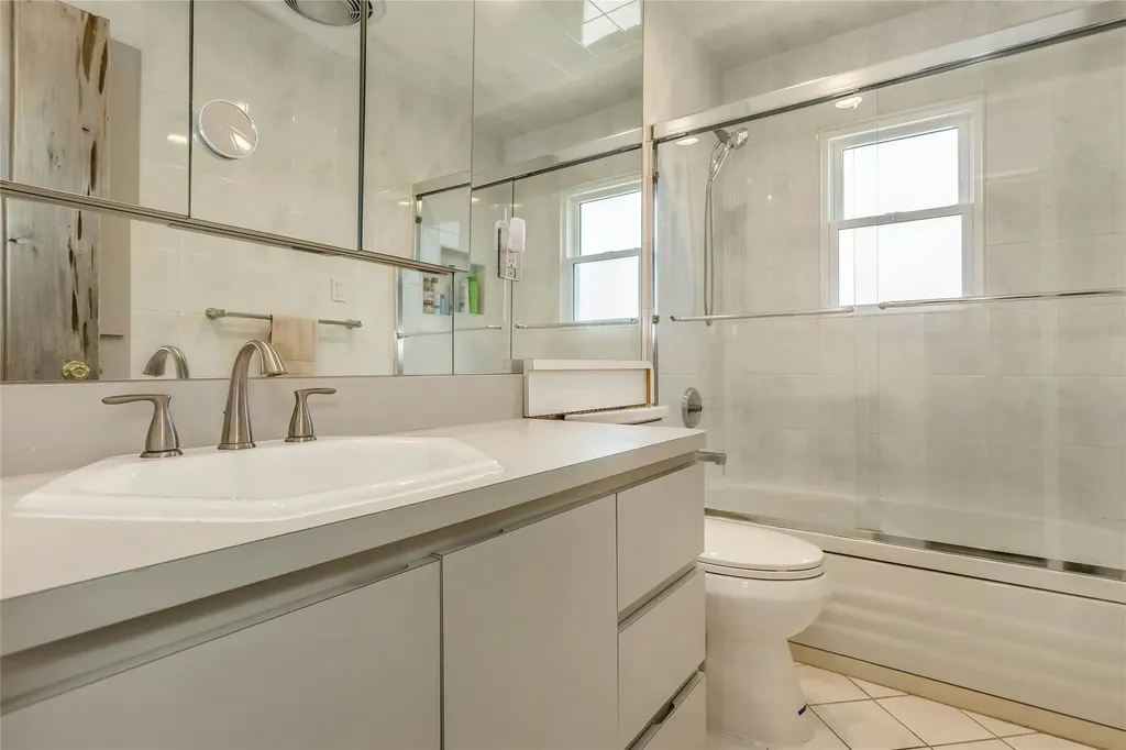 5 Myron Road Plainview NY 11803