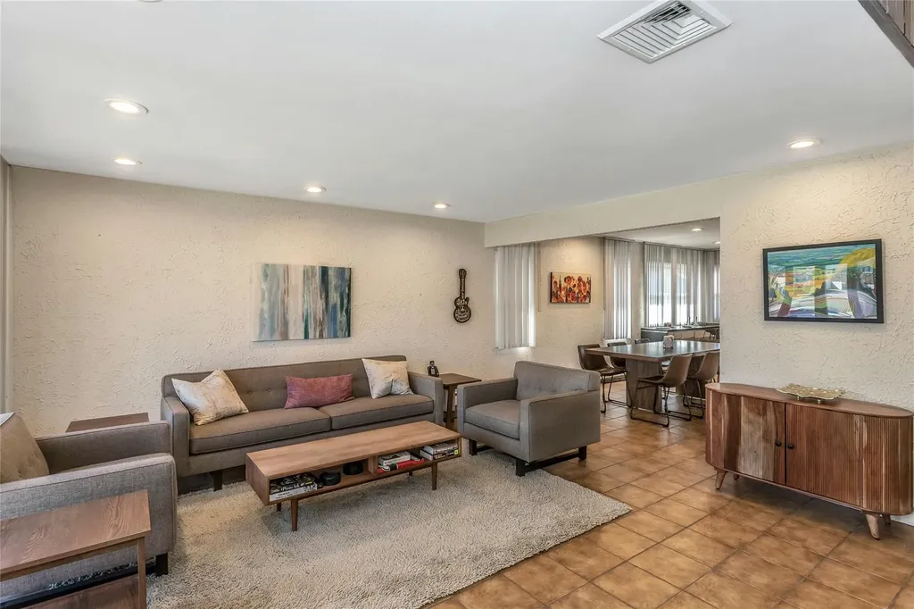 5 Myron Road Plainview NY 11803