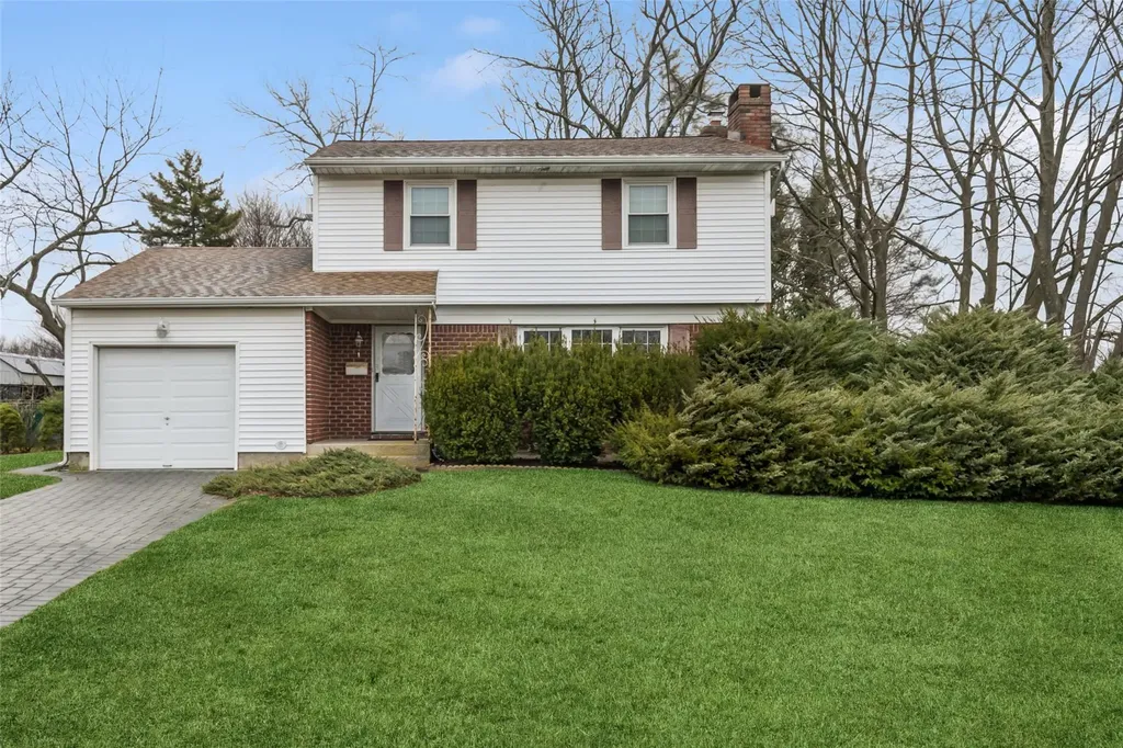 1 Spencer Way Kings Park NY 11754
