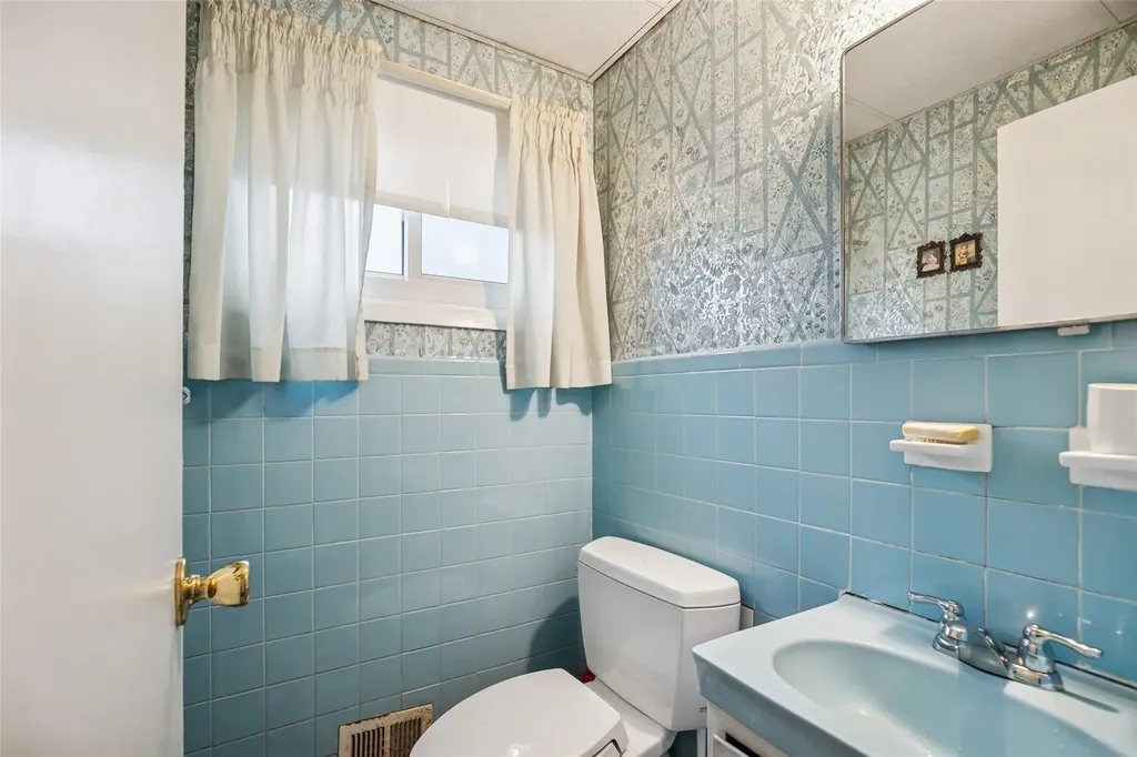 1 Spencer Way Kings Park NY 11754