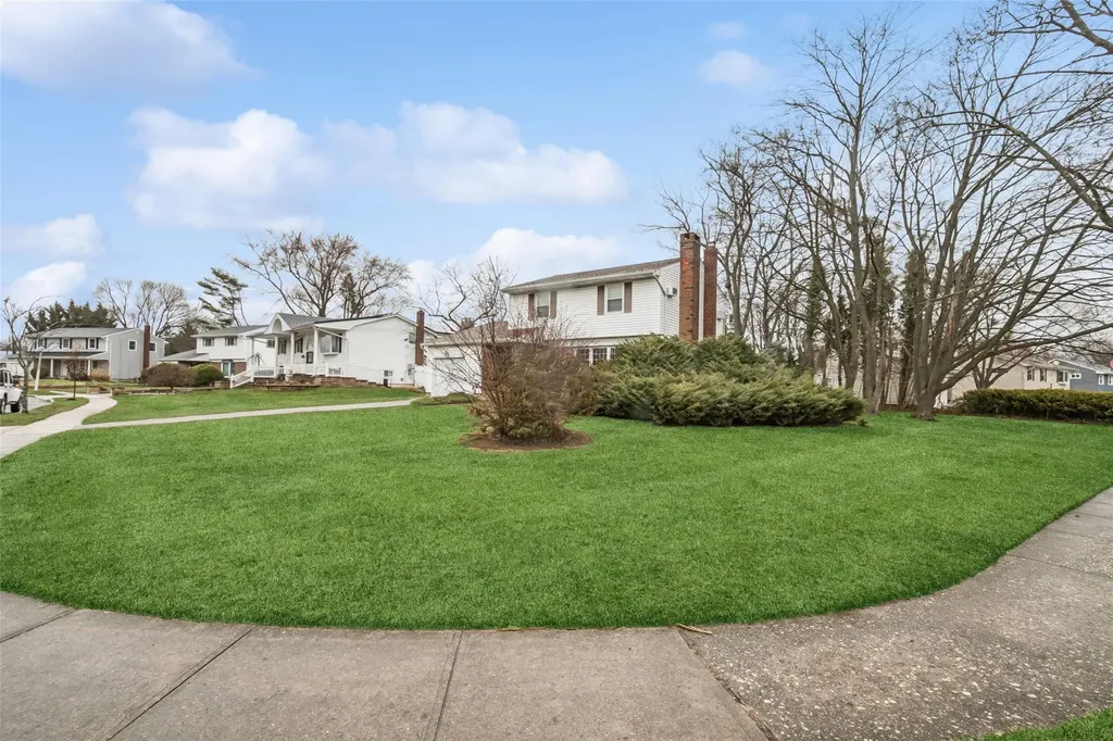 1 Spencer Way Kings Park NY 11754