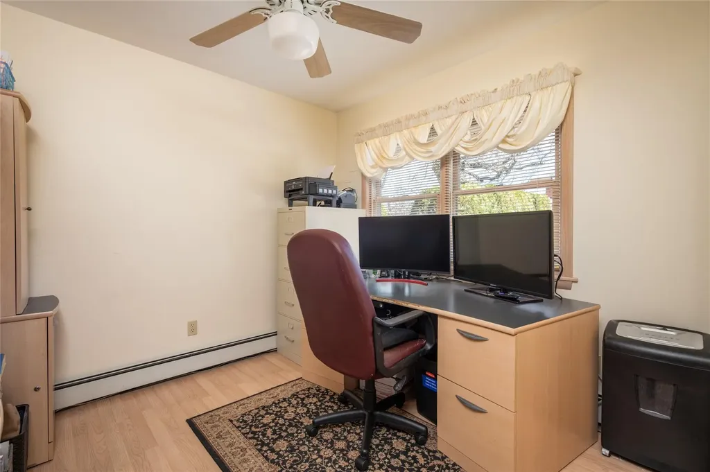 1091 Maple Lane New Hyde Park NY 11040