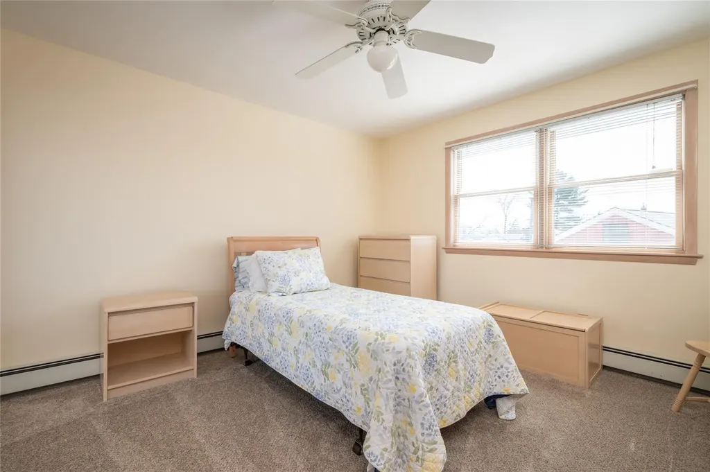 1091 Maple Lane New Hyde Park NY 11040