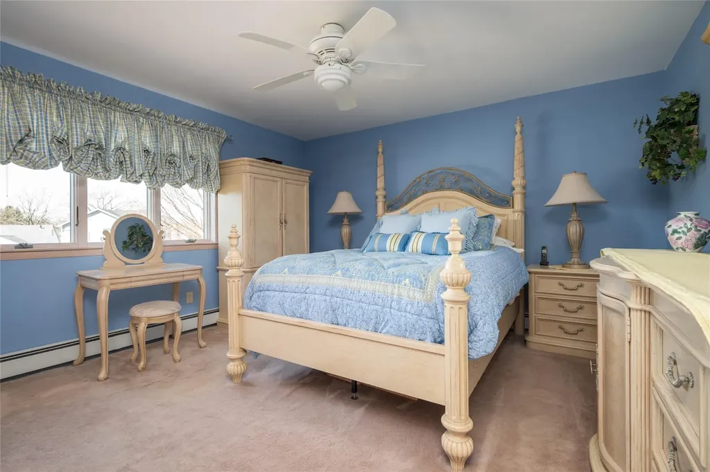 1091 Maple Lane New Hyde Park NY 11040