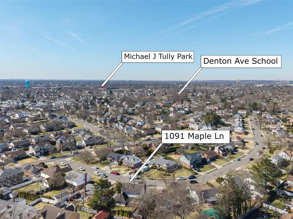 1091 Maple Lane New Hyde Park NY 11040