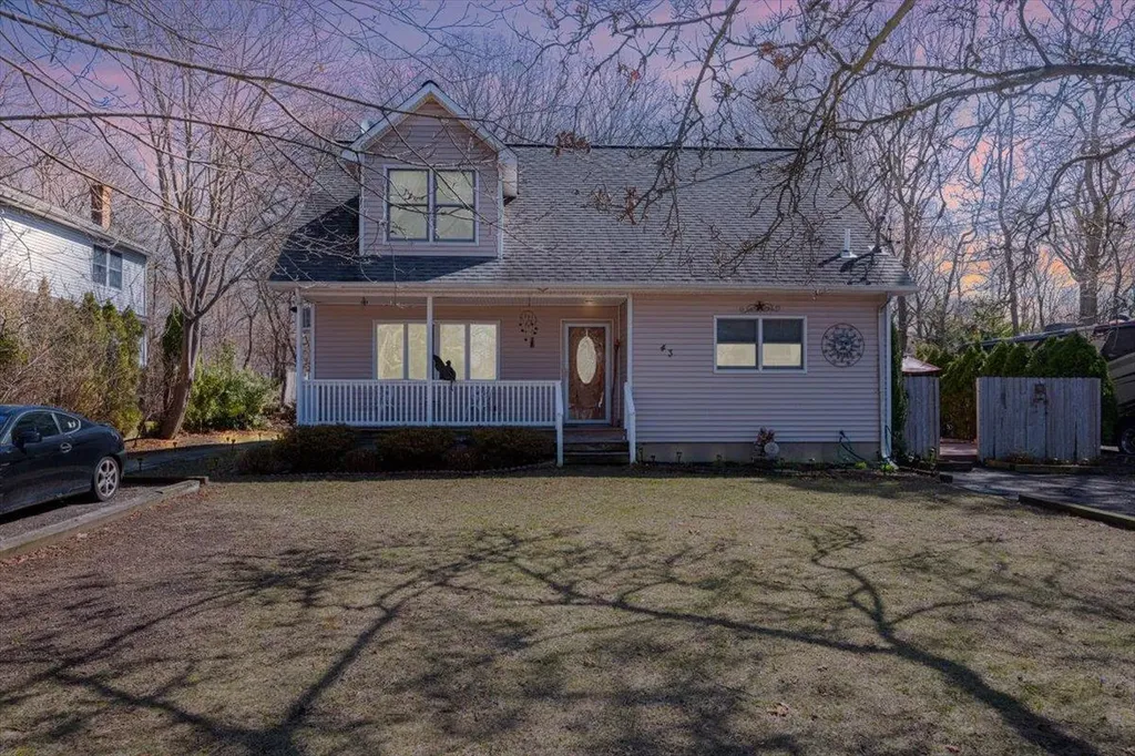 43 Floyd Road N Shirley NY 11967
