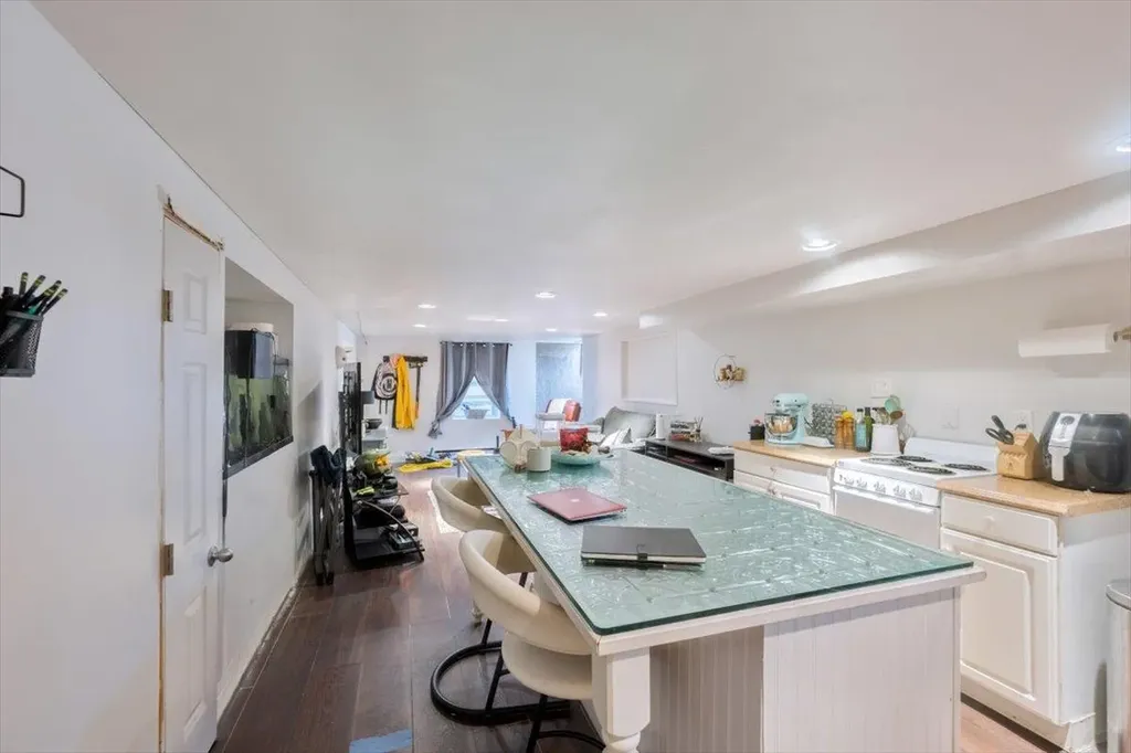 43 Floyd Road N Shirley NY 11967