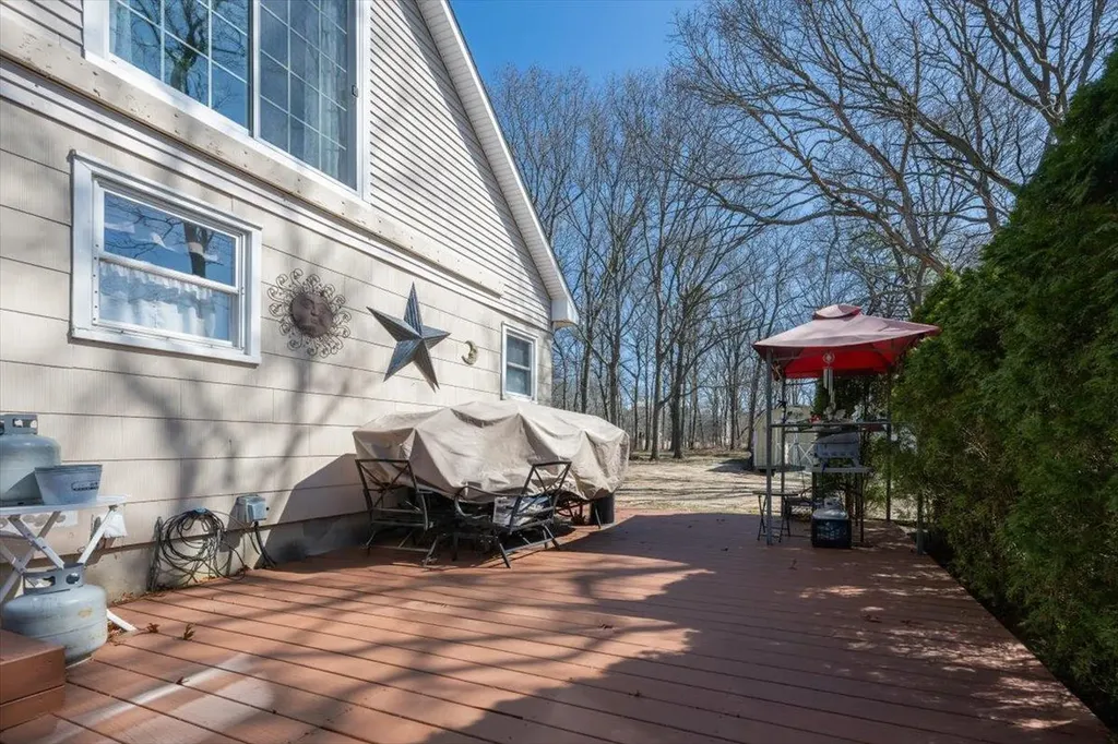 43 Floyd Road N Shirley NY 11967