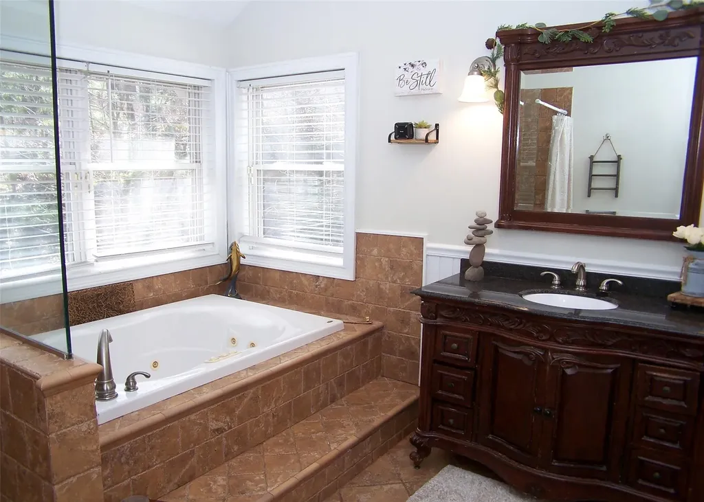 11 Doral Lane Yaphank NY 11980