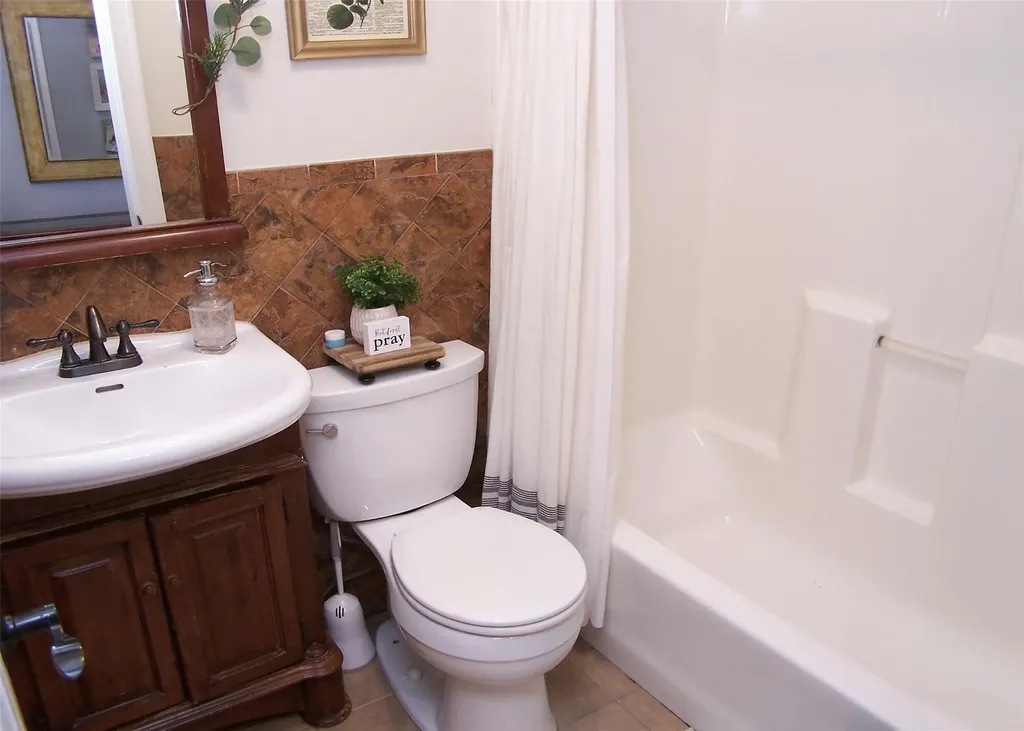 11 Doral Lane Yaphank NY 11980