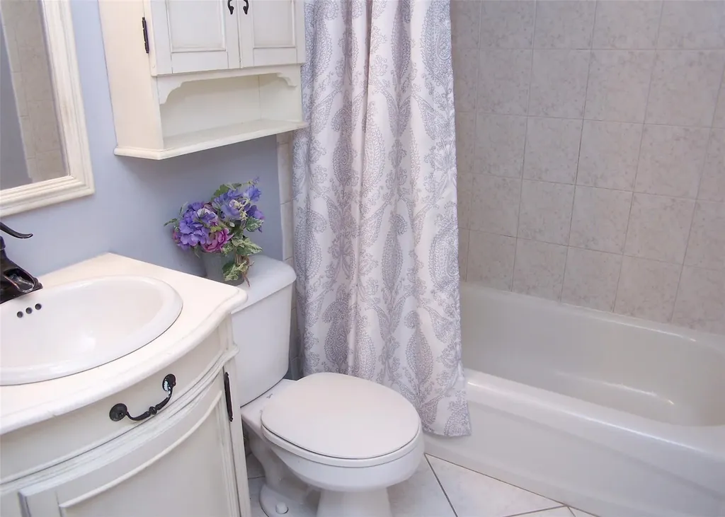 11 Doral Lane Yaphank NY 11980