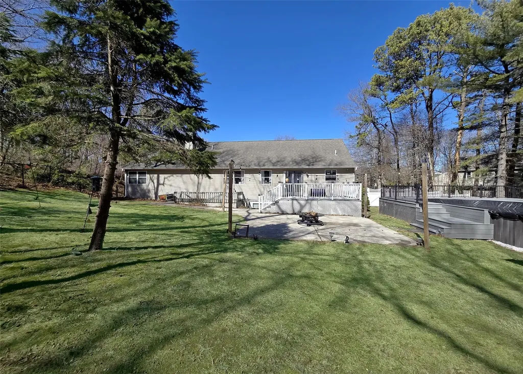 11 Doral Lane Yaphank NY 11980