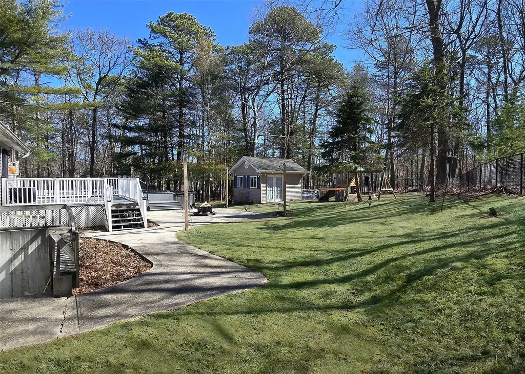 11 Doral Lane Yaphank NY 11980