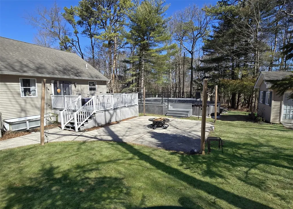 11 Doral Lane Yaphank NY 11980