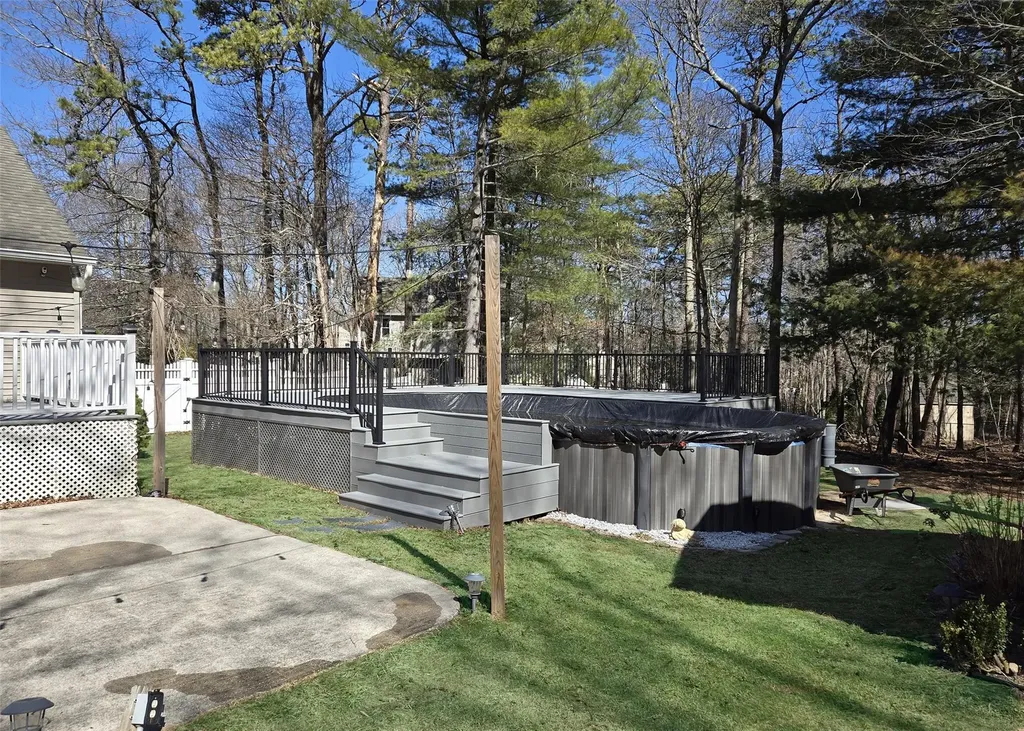 11 Doral Lane Yaphank NY 11980