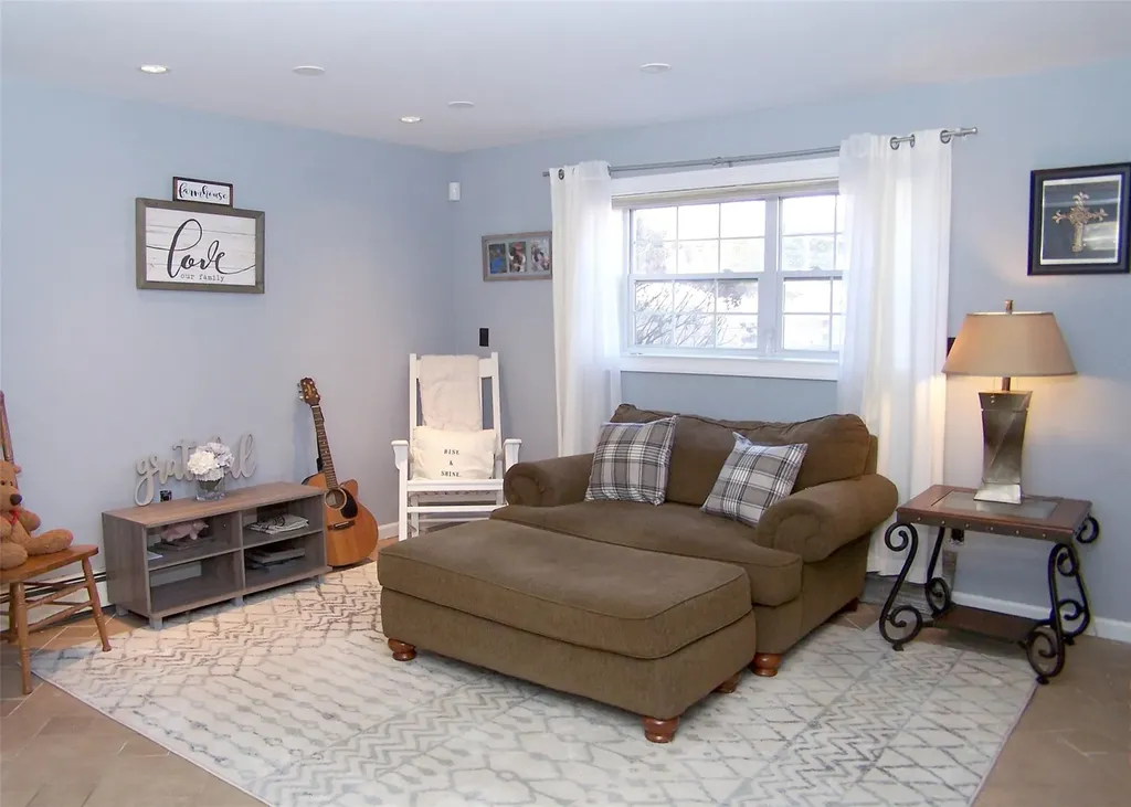 11 Doral Lane Yaphank NY 11980