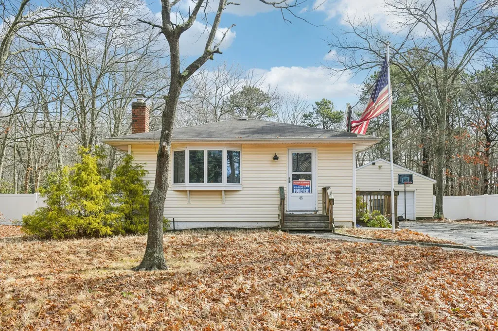 45 Trainor Avenue Brookhaven NY 11934