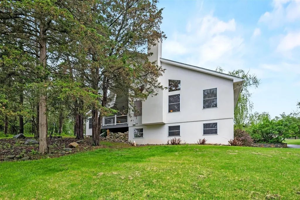 2 Bianca Court Warwick NY 10990