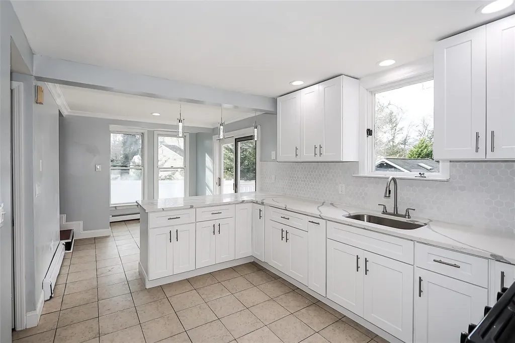 26 Thomas Place Smithtown NY 11787
