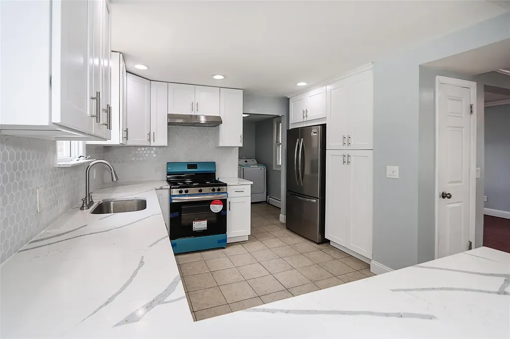 26 Thomas Place Smithtown NY 11787