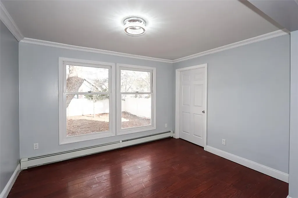 26 Thomas Place Smithtown NY 11787