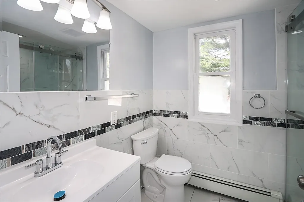 26 Thomas Place Smithtown NY 11787