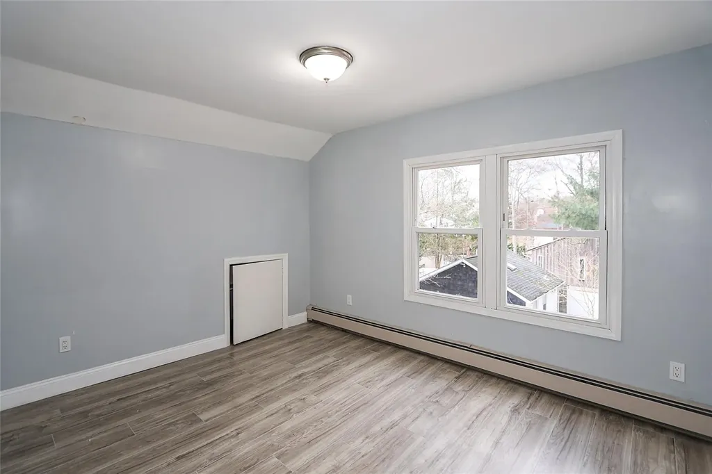 26 Thomas Place Smithtown NY 11787