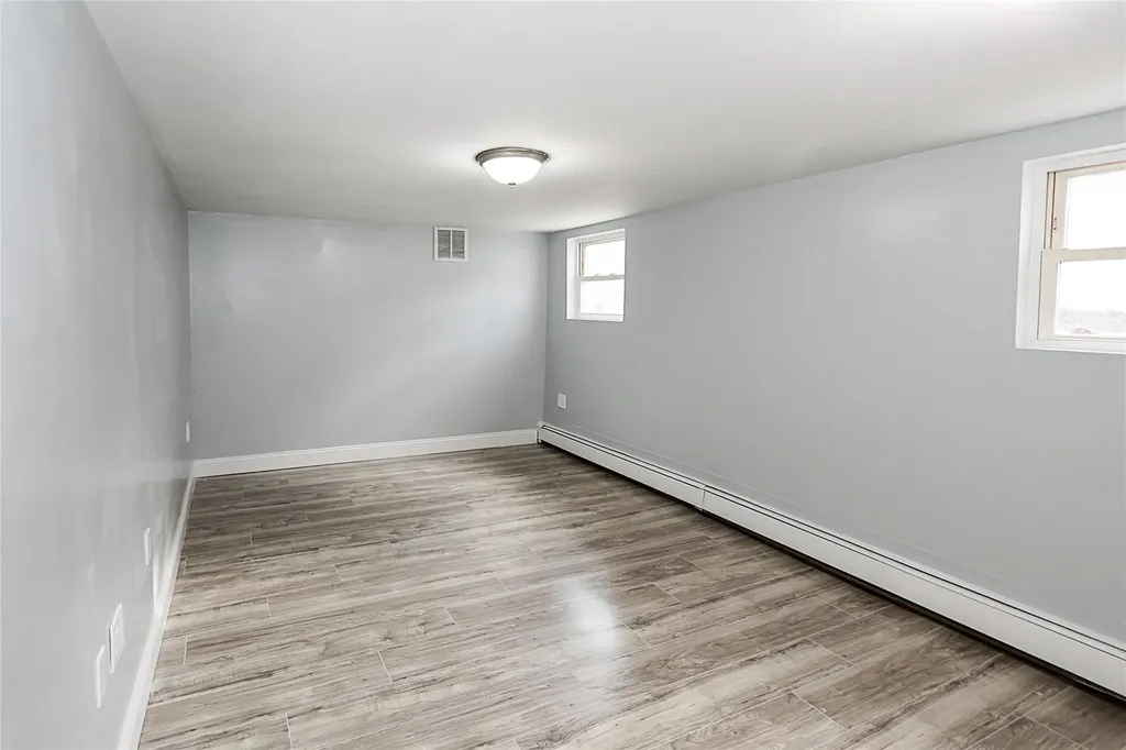 26 Thomas Place Smithtown NY 11787