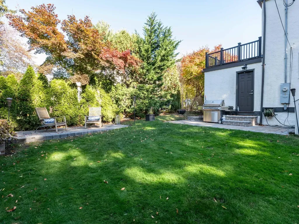 23 Castle Ridge Road Manhasset NY 11030