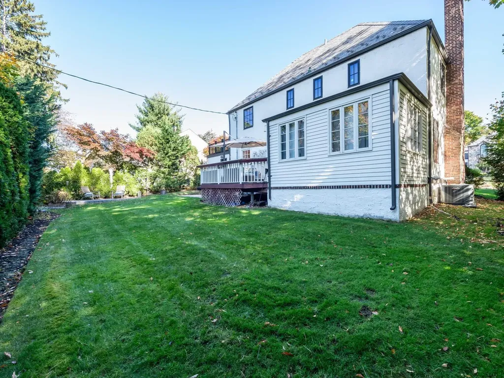 23 Castle Ridge Road Manhasset NY 11030