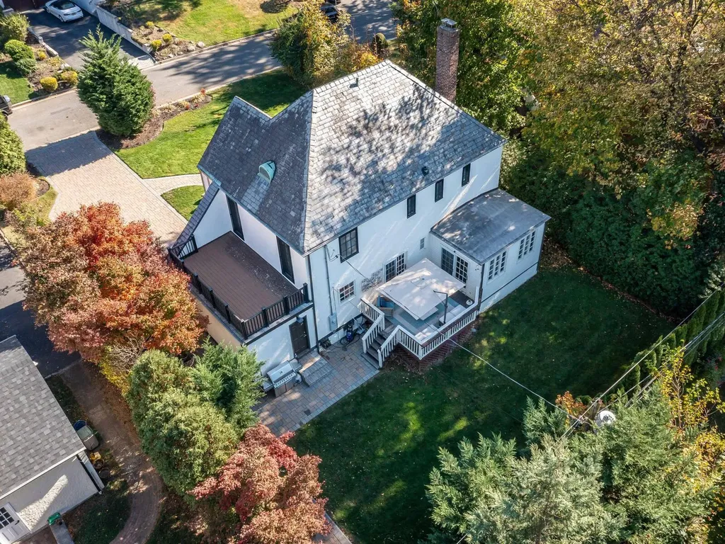 23 Castle Ridge Road Manhasset NY 11030
