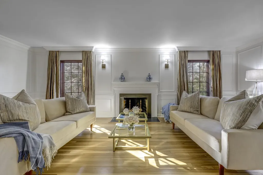 23 Castle Ridge Road Manhasset NY 11030