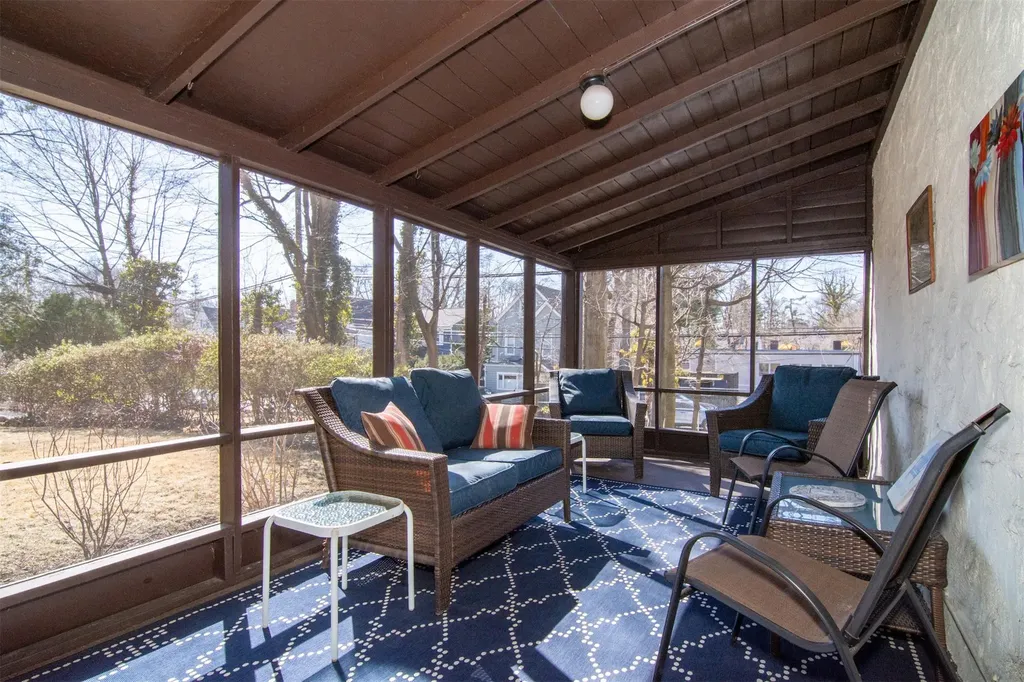 376 Aka 372 Bronxville Road Bronxville NY 10708