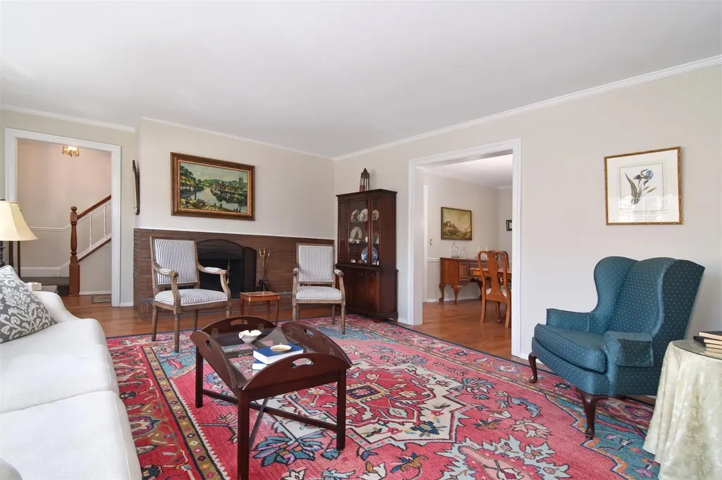 376 Aka 372 Bronxville Road Bronxville NY 10708