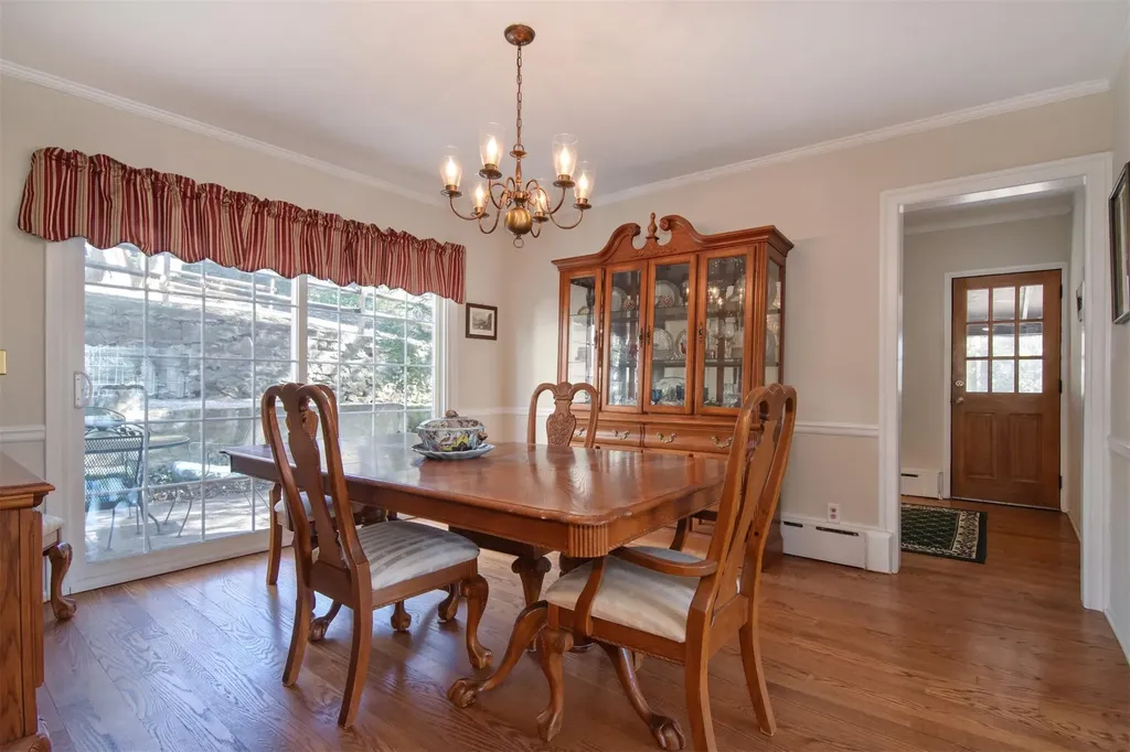 376 Aka 372 Bronxville Road Bronxville NY 10708
