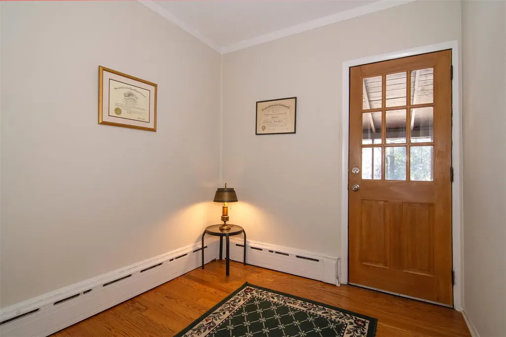 376 Aka 372 Bronxville Road Bronxville NY 10708