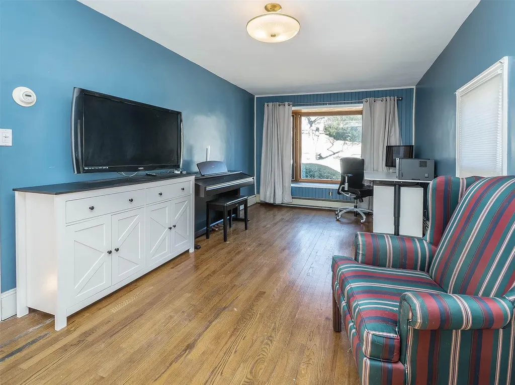 72 Dosoris Way Glen Cove NY 11542