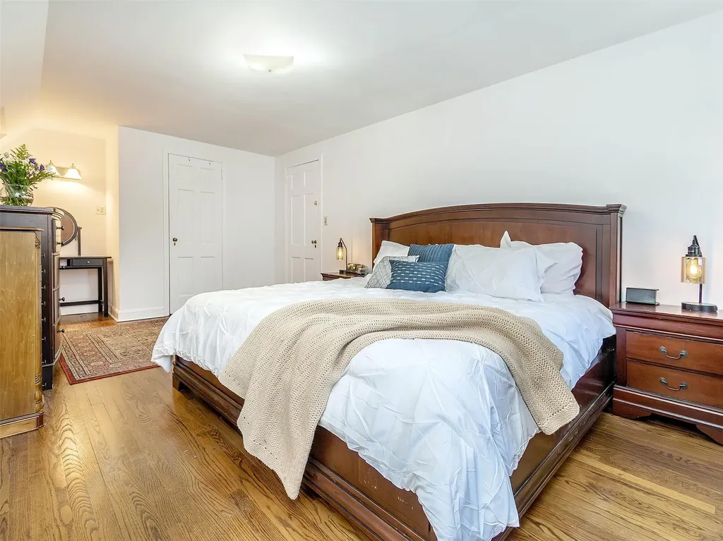 72 Dosoris Way Glen Cove NY 11542