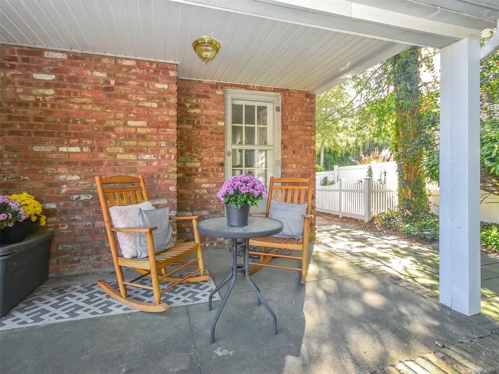 72 Dosoris Way Glen Cove NY 11542