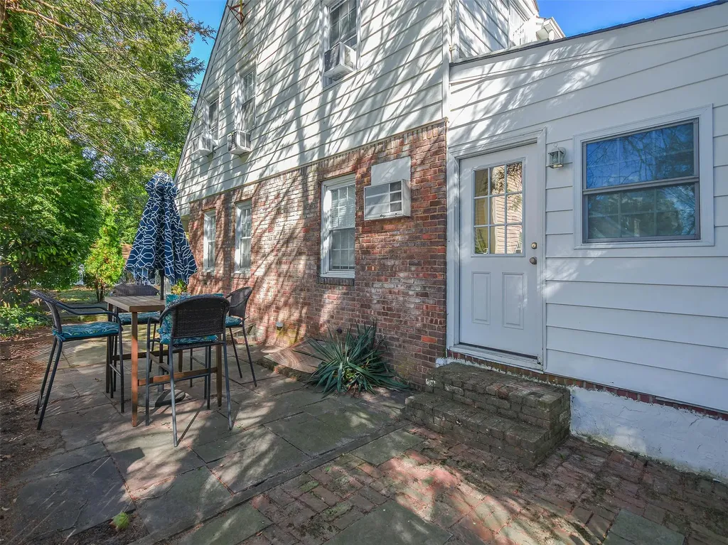 72 Dosoris Way Glen Cove NY 11542