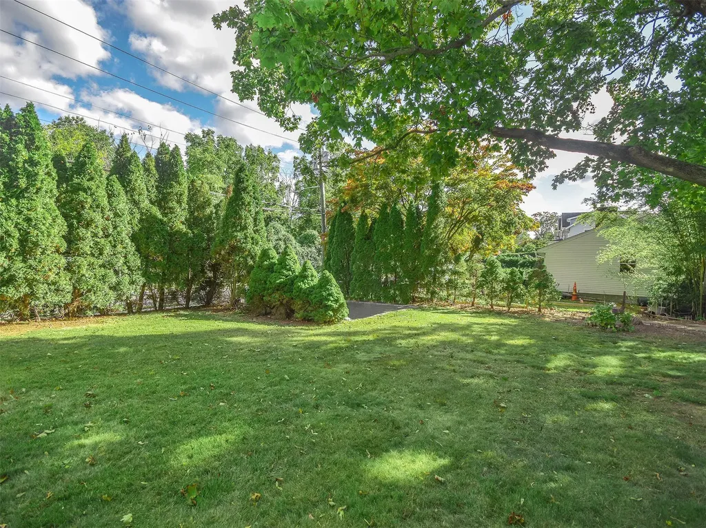 72 Dosoris Way Glen Cove NY 11542
