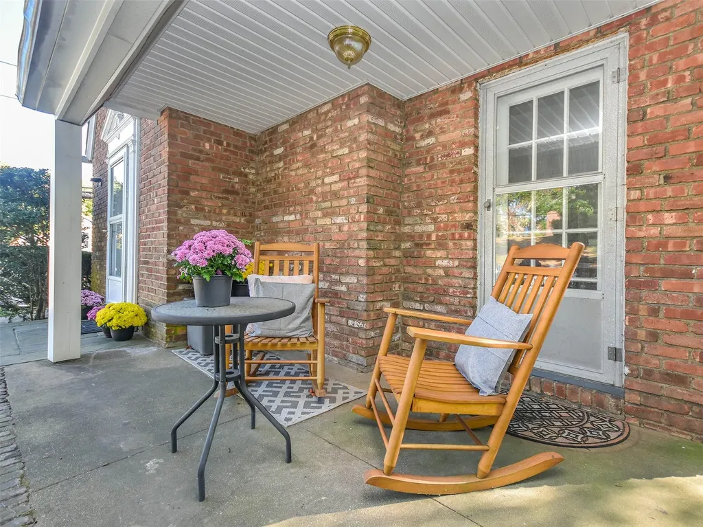 72 Dosoris Way Glen Cove NY 11542